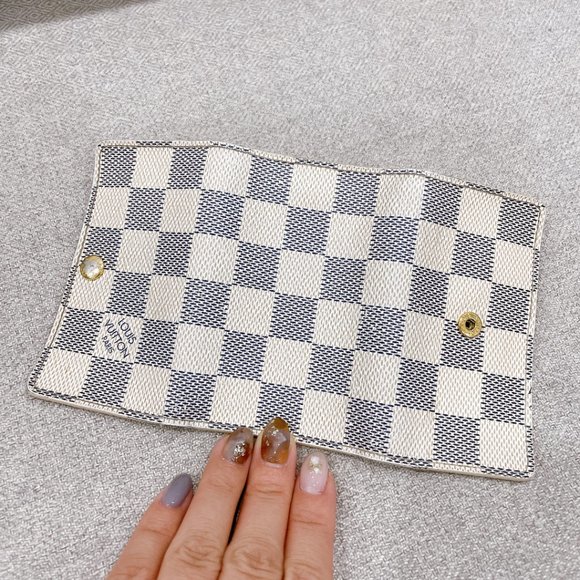 Authentic LOUIS VUITTON 4 KEYS KEYBAG - Picture 9 of 10